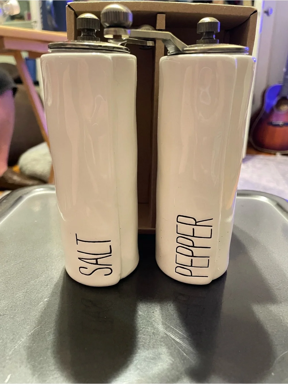Mud Pie salt and pepper set New